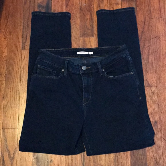 Mid Rise Levi’s - Picture 4 of 4